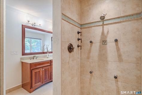 8 Woodridge Lane New Fairfield CT 06812