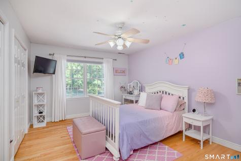 8 Woodridge Lane New Fairfield CT 06812