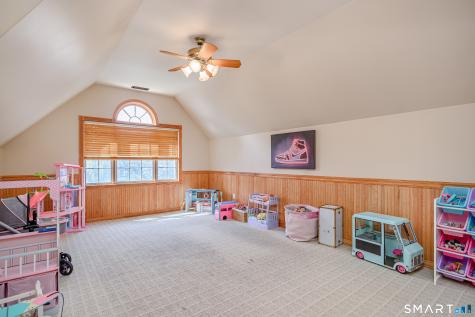 8 Woodridge Lane New Fairfield CT 06812