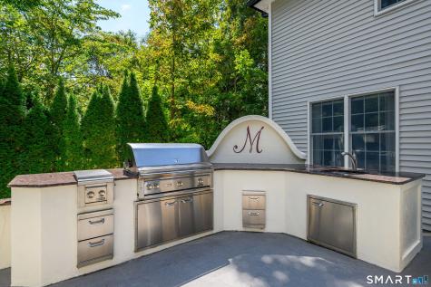 8 Woodridge Lane New Fairfield CT 06812