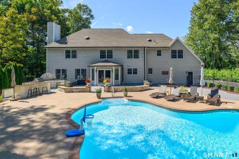 8 Woodridge Lane New Fairfield CT 06812