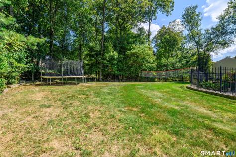 8 Woodridge Lane New Fairfield CT 06812