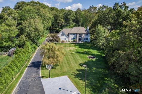 8 Woodridge Lane New Fairfield CT 06812