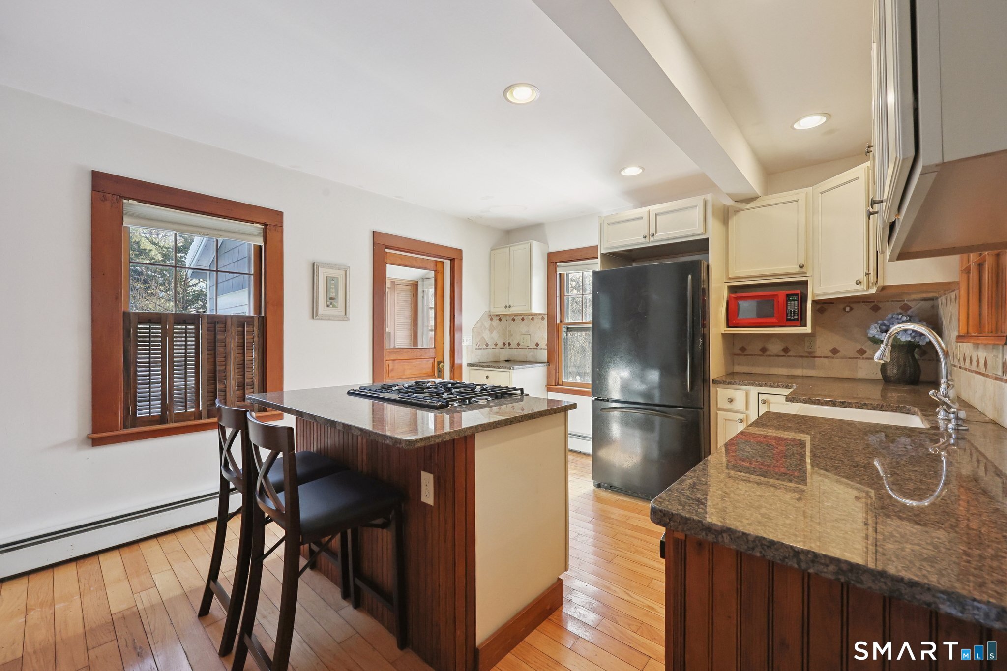 24 Railroad Avenue Madison CT 06443