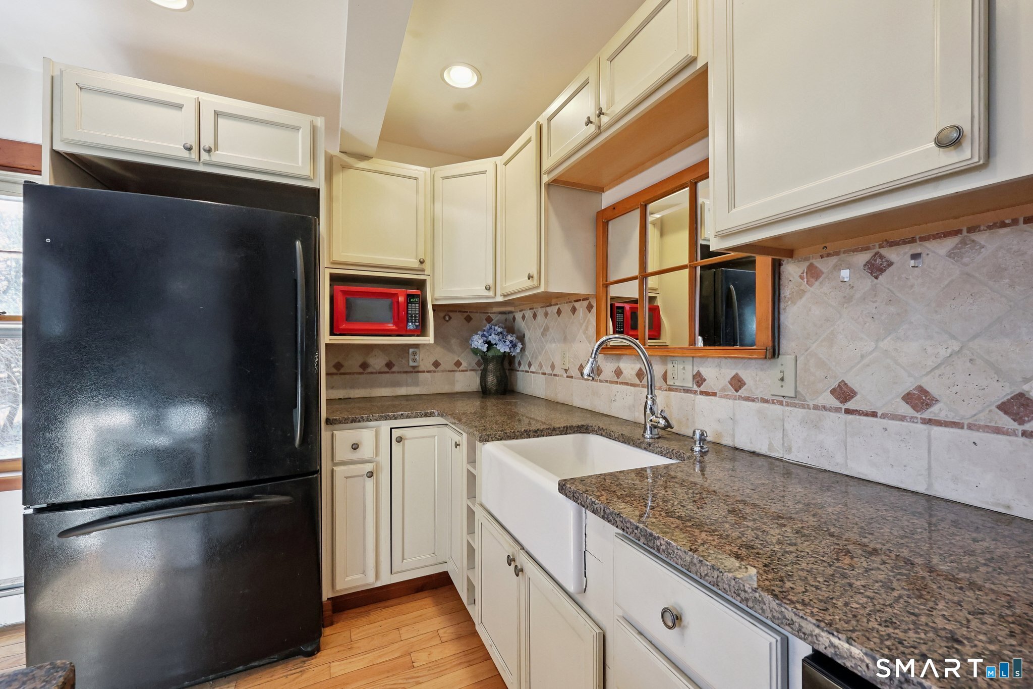 24 Railroad Avenue Madison CT 06443