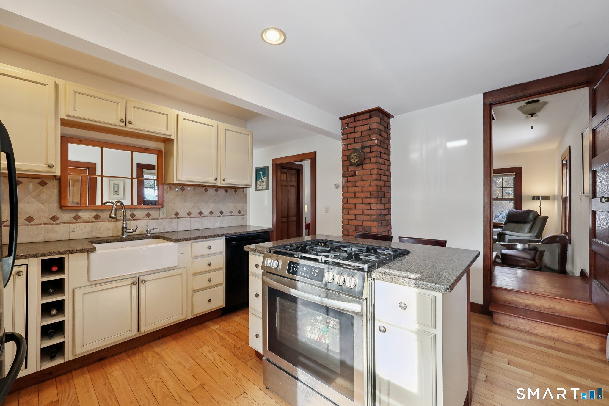 24 Railroad Avenue Madison CT 06443