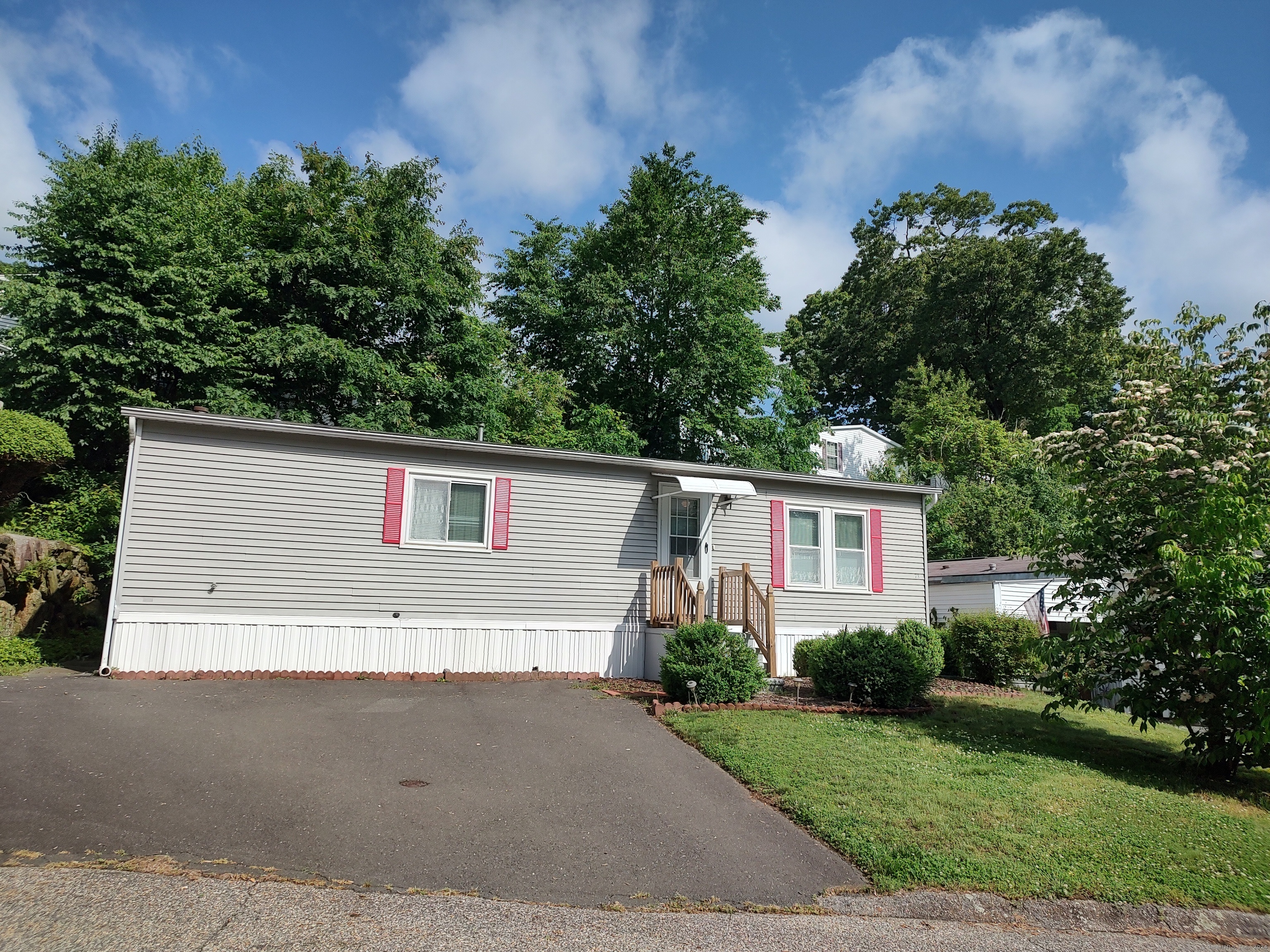 73 Woodland Park Shelton CT 06484