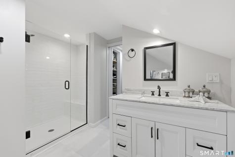 20 Harris Road Avon CT 06001