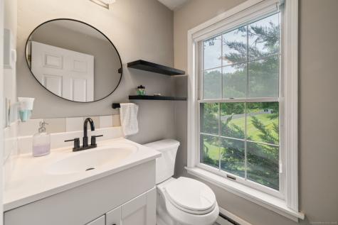 31 Mcveigh Road Woodbury CT 06798