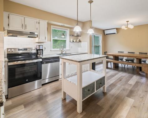 31 Mcveigh Road Woodbury CT 06798