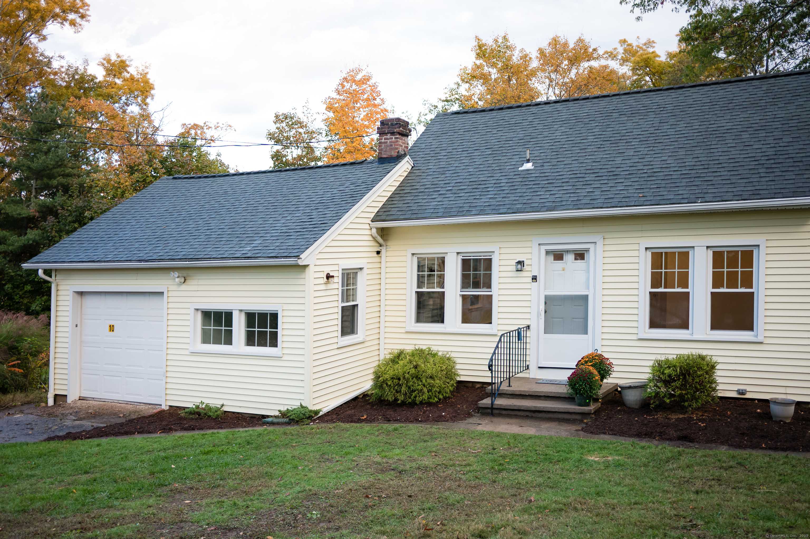 10 Eli Yale Terrace Branford CT 06405