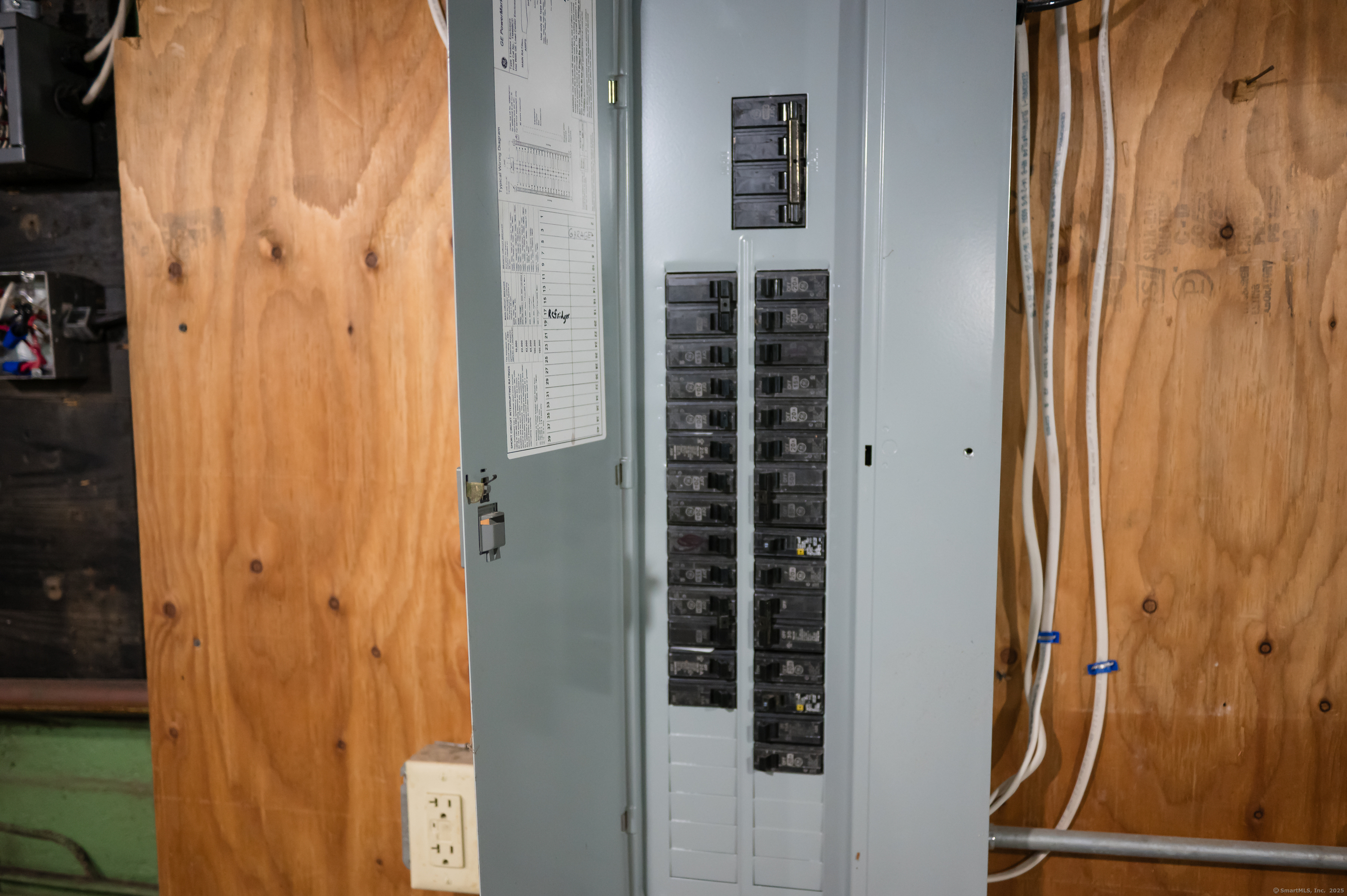 10 Eli Yale Terrace Branford CT 06405