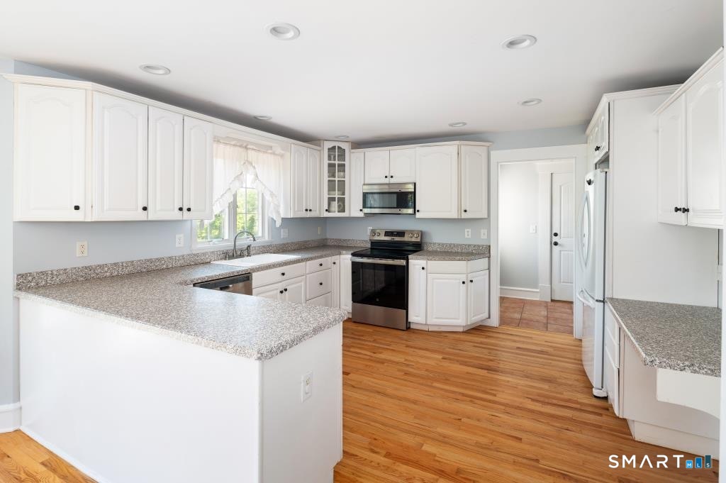 4 Fleetwood Lane Brookfield CT 06804
