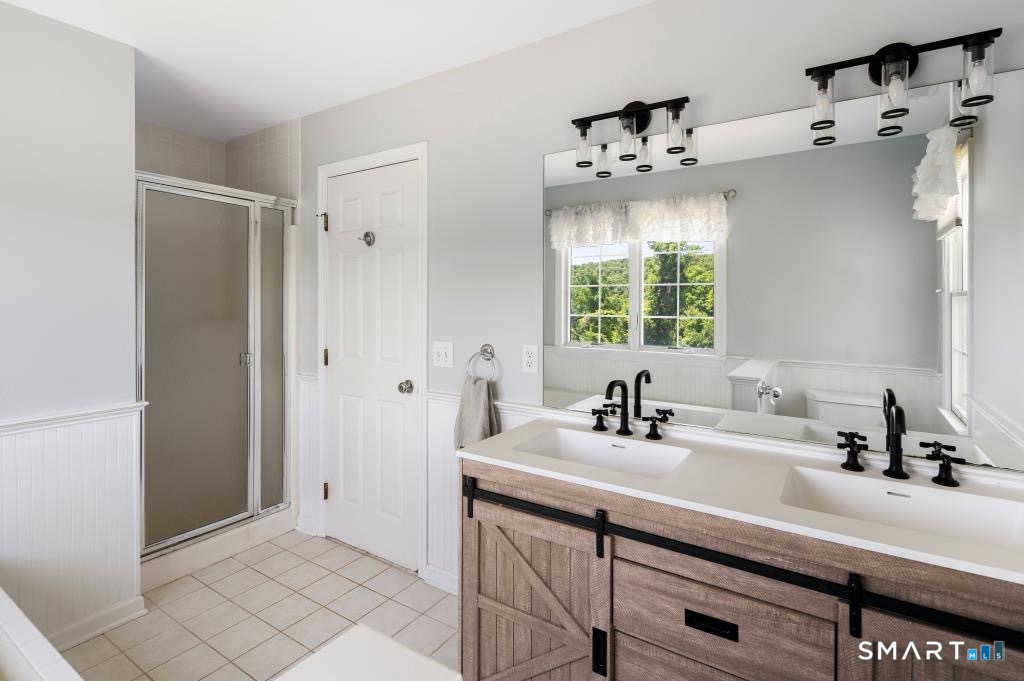 4 Fleetwood Lane Brookfield CT 06804