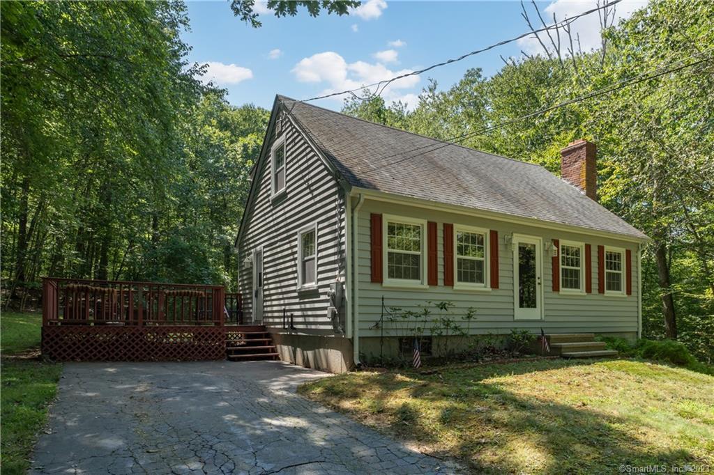 127 Old New London Road Salem CT 06420