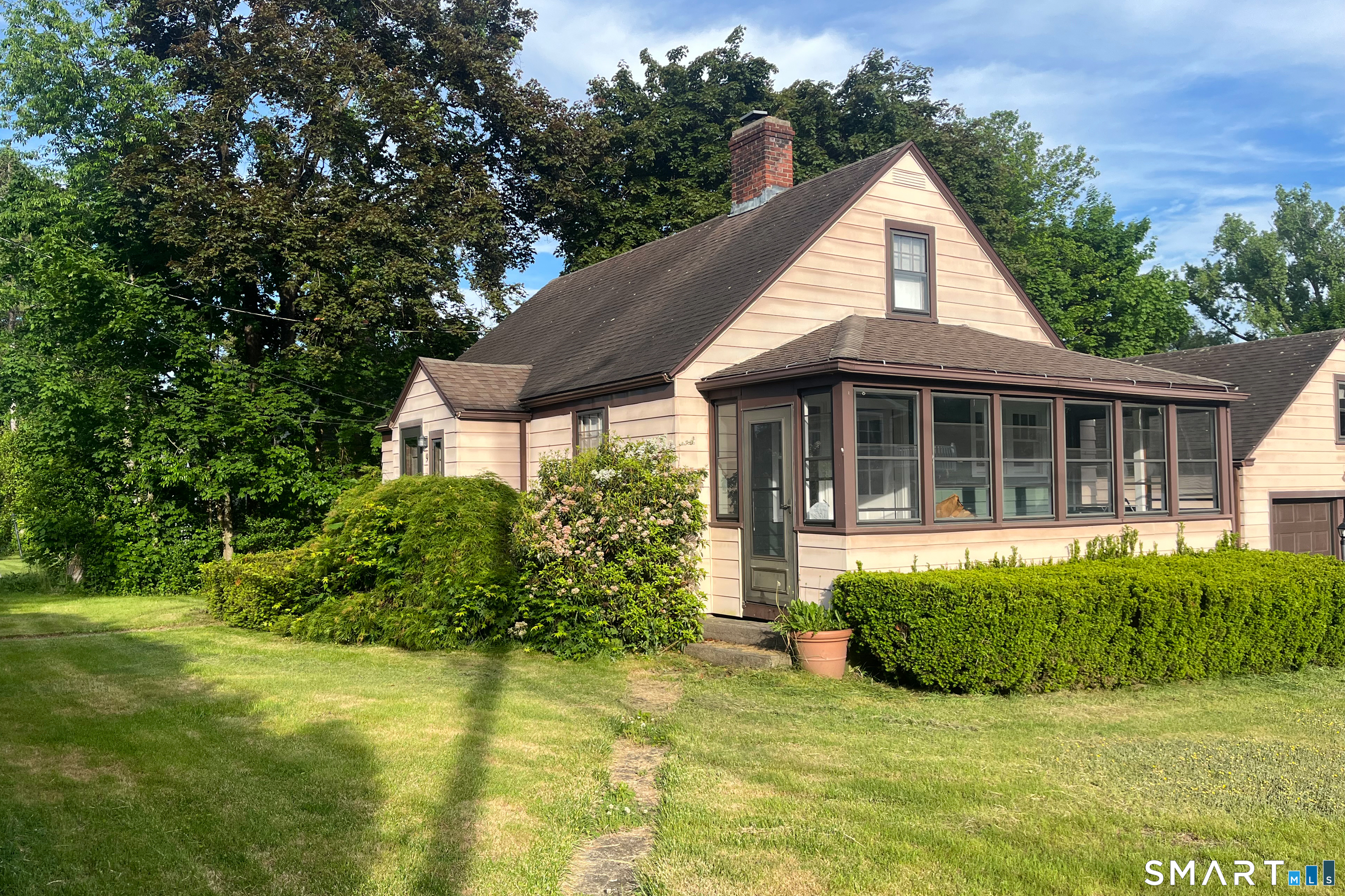 9-11 Winthrop Street Simsbury CT 06081