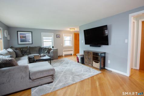 9-11 Winthrop Street Simsbury CT 06081