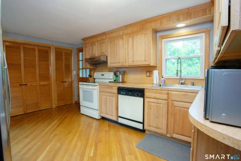 9-11 Winthrop Street Simsbury CT 06081
