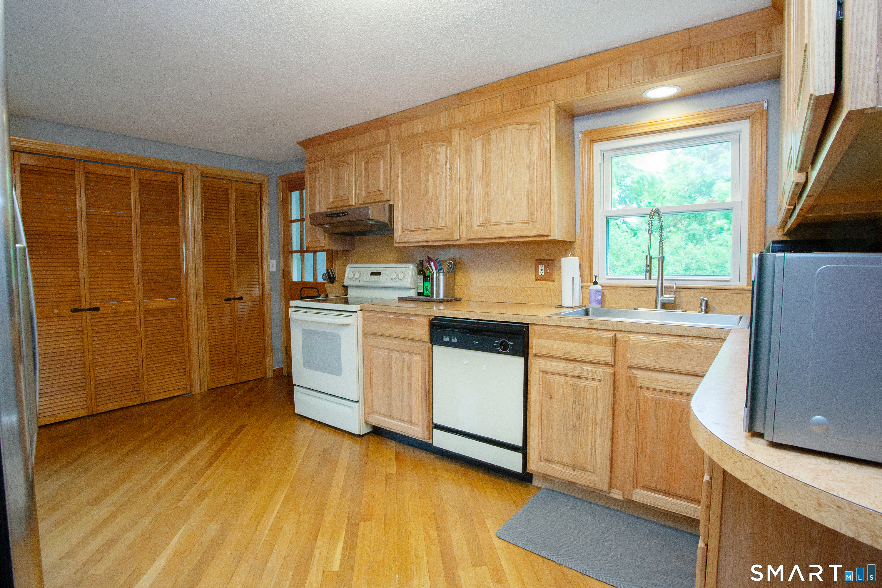 9-11 Winthrop Street Simsbury CT 06081