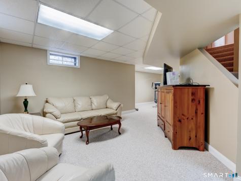 61 Westview Terrace Farmington CT 06085