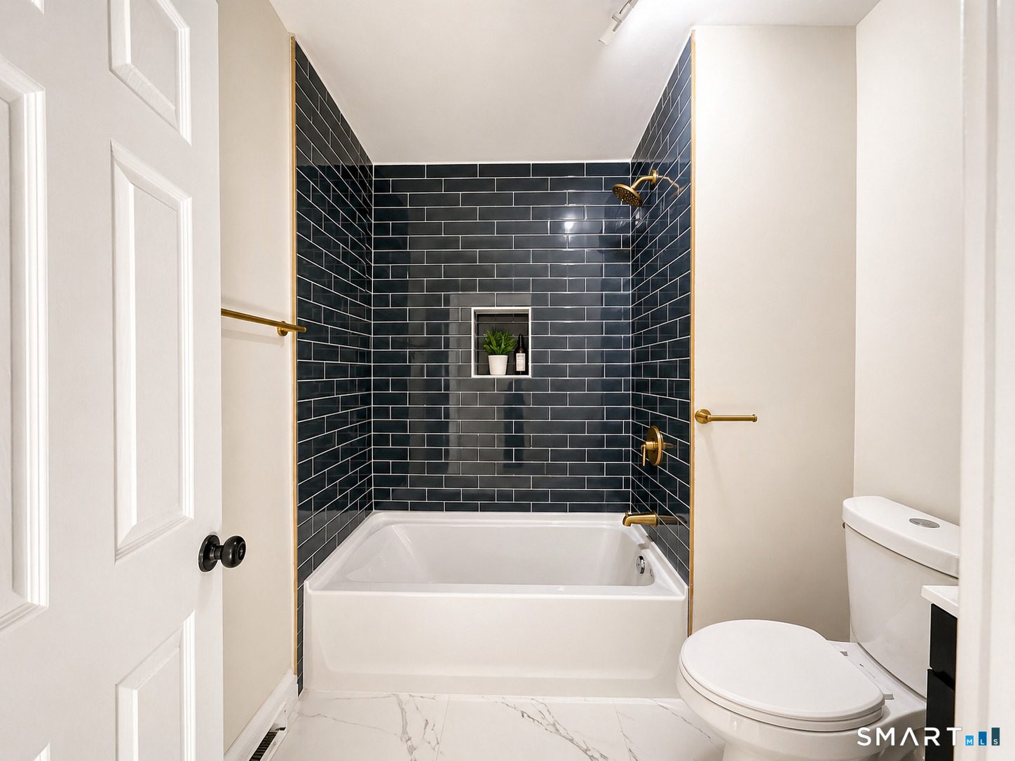 6 Peach Street Waterbury CT 06708
