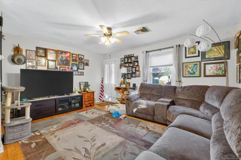 30 Midway Oval Groton CT 06340