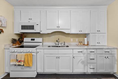 30 Midway Oval Groton CT 06340