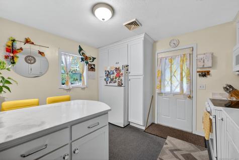 30 Midway Oval Groton CT 06340