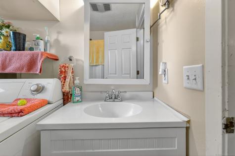 30 Midway Oval Groton CT 06340