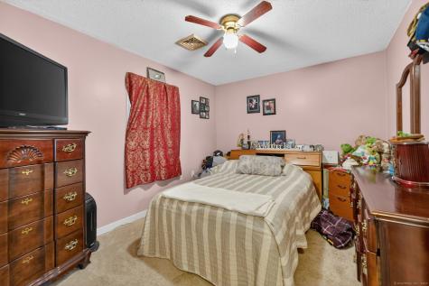 30 Midway Oval Groton CT 06340