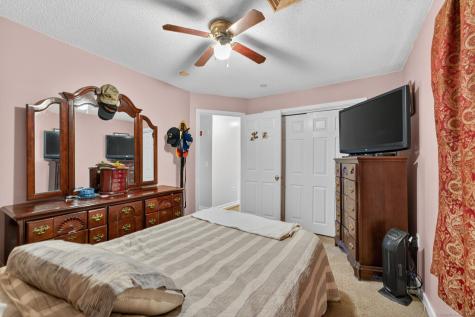 30 Midway Oval Groton CT 06340