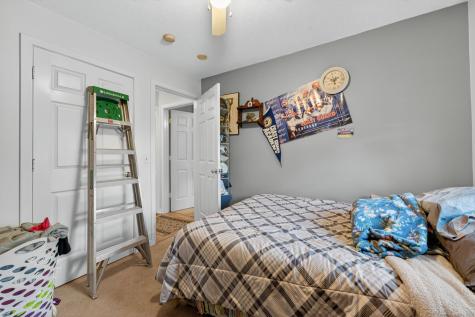 30 Midway Oval Groton CT 06340