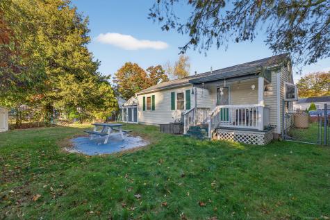 30 Midway Oval Groton CT 06340