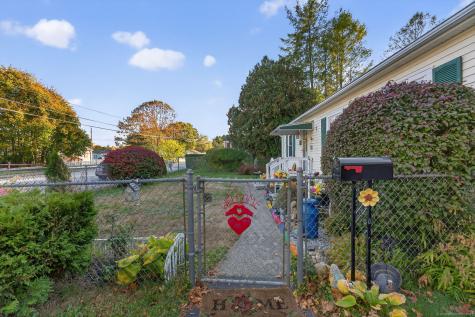 30 Midway Oval Groton CT 06340