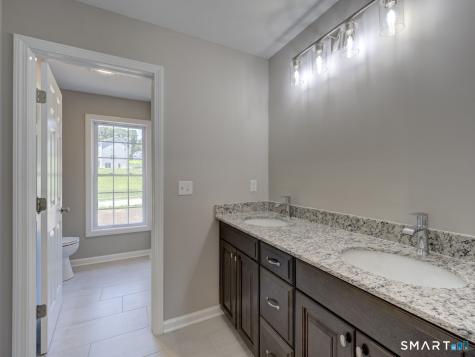 5 Starview Way East Hampton CT 06424