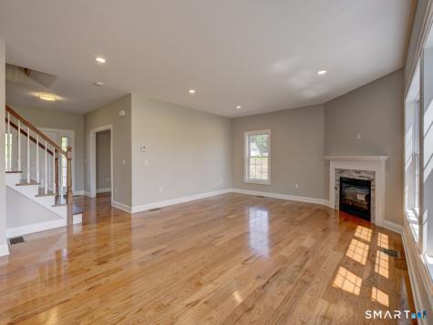 5 Starview Way East Hampton CT 06424