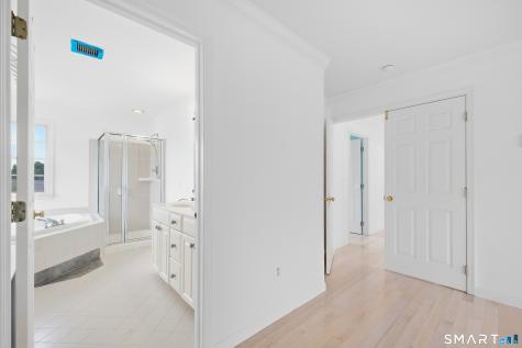 6 Ashley Court Danbury CT 06810