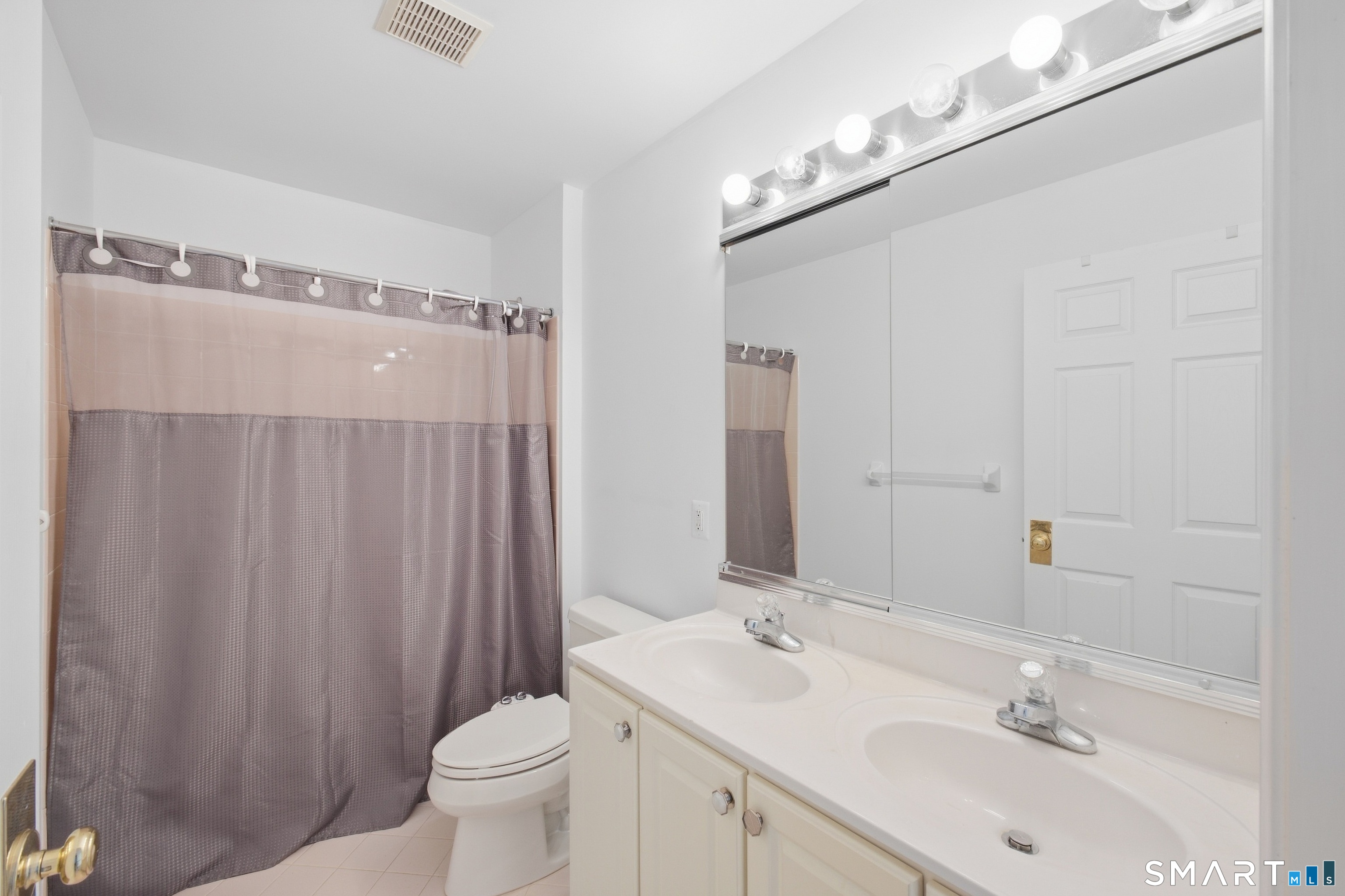 6 Ashley Court Danbury CT 06810