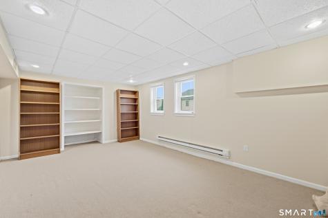 6 Ashley Court Danbury CT 06810