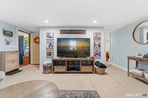 18 Lakewood Road East Hampton CT 06424