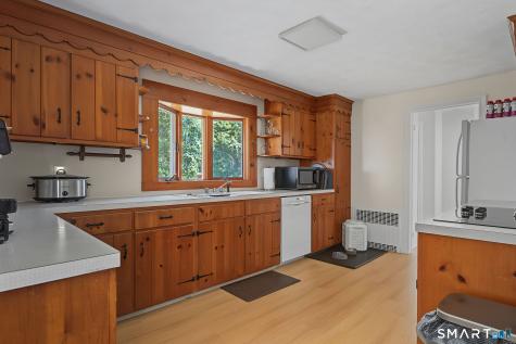 31 Pawson Road Branford CT 06405