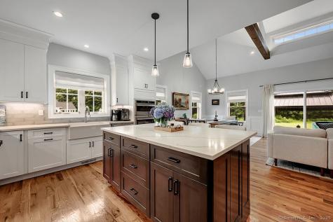6 Strong Field Road Woodbury CT 06798