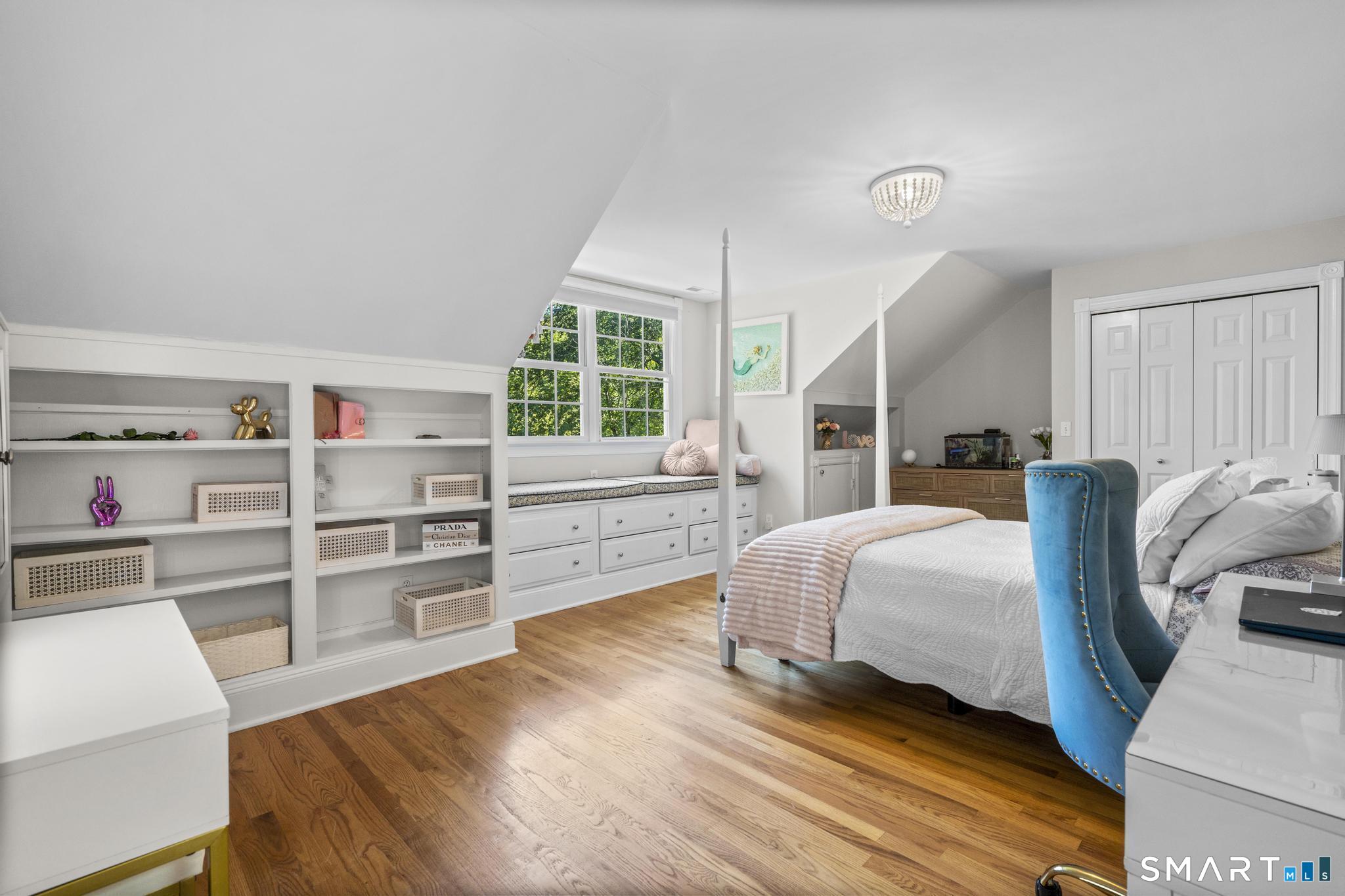 136 Flat Rock Drive Ridgefield CT 06877
