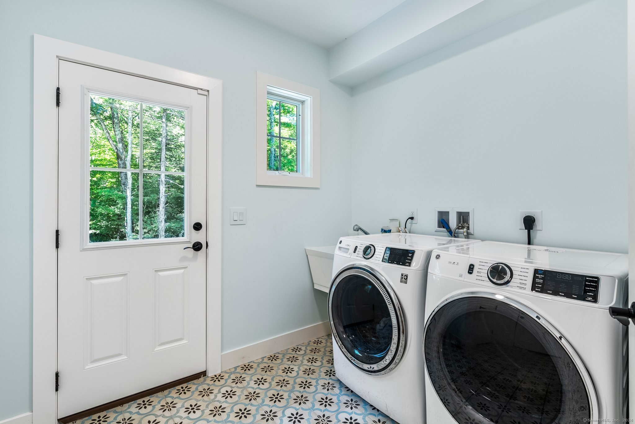 57 Henderson Road New Hartford CT 06057