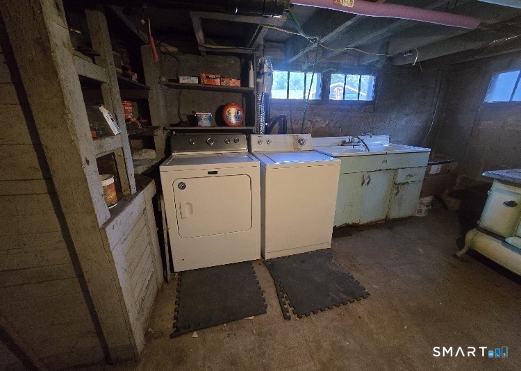 35 Maple Avenue Enfield CT 06082