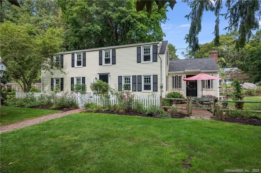 32 Kings Lane Essex CT 06426