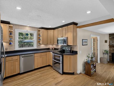 15 Winston Road East Lyme CT 06333