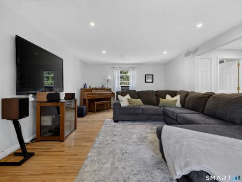 15 Winston Road East Lyme CT 06333