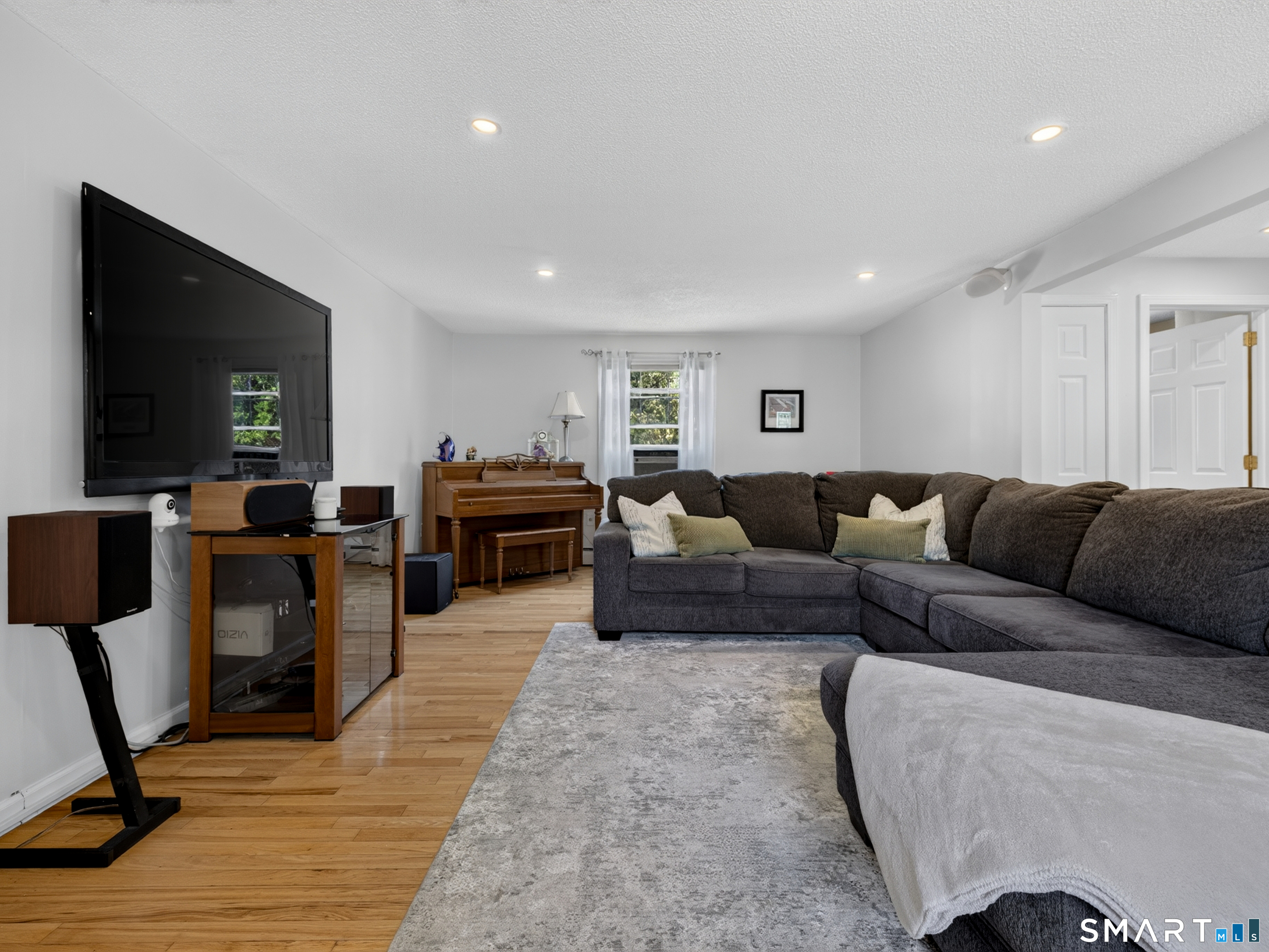 15 Winston Road East Lyme CT 06333