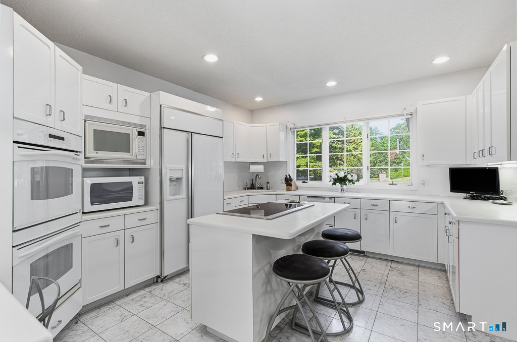 30 Grouse Lane Woodbridge CT 06525
